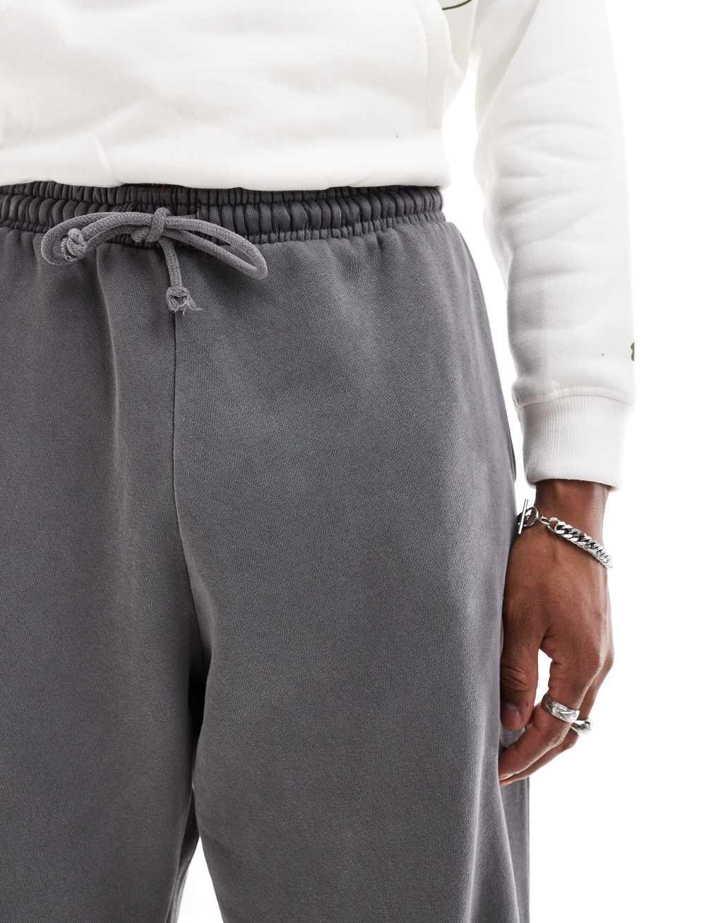 Pull&Bear skater wide leg sweatpants in gray Product Image