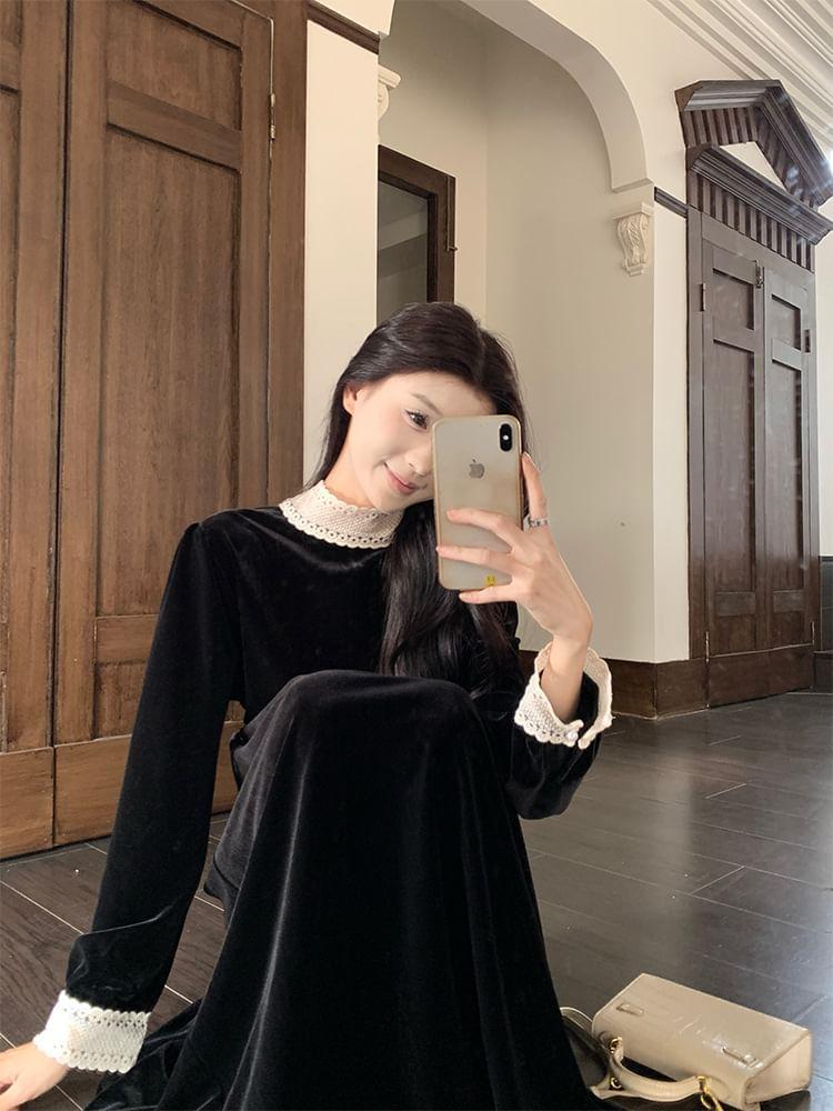 Long Sleeve Stand Collar Velvet Lace Trim Maxi A-Line Dress Product Image