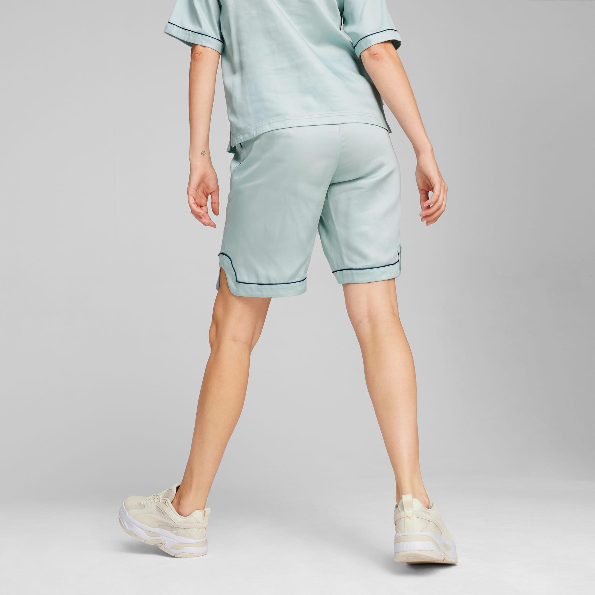 INFUSE Women's Woven Shorts Product Image