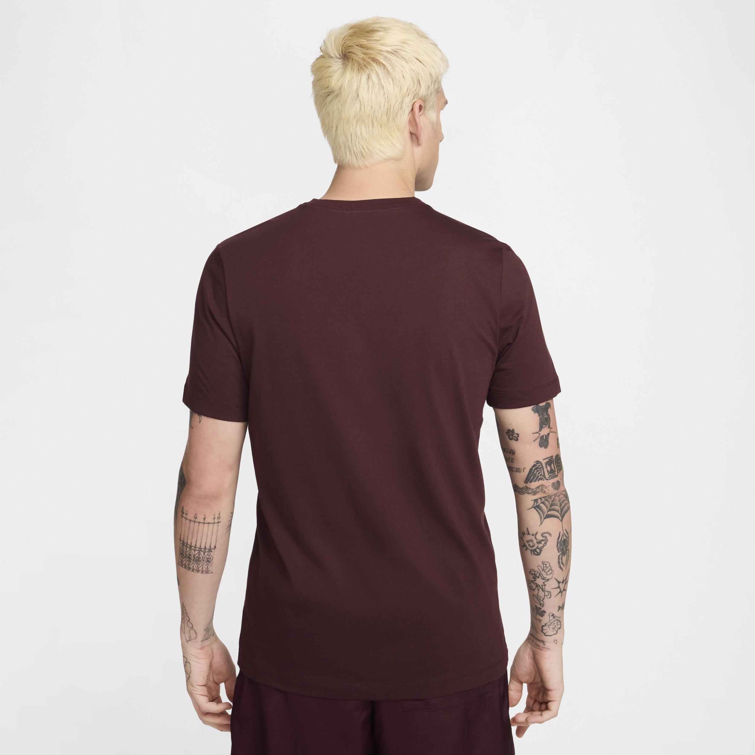 Men's Nike Sportswear Club T-Shirt Product Image