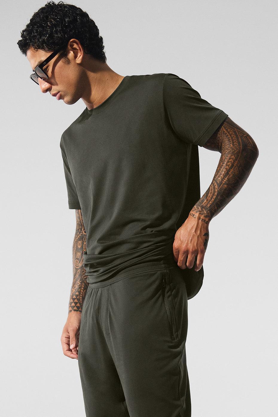 Conquer Reform Crewneck Short Sleeve - Stealth Green Male Product Image