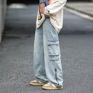 Mid Rise Washed Wide Leg Cargo Jeans Product Image