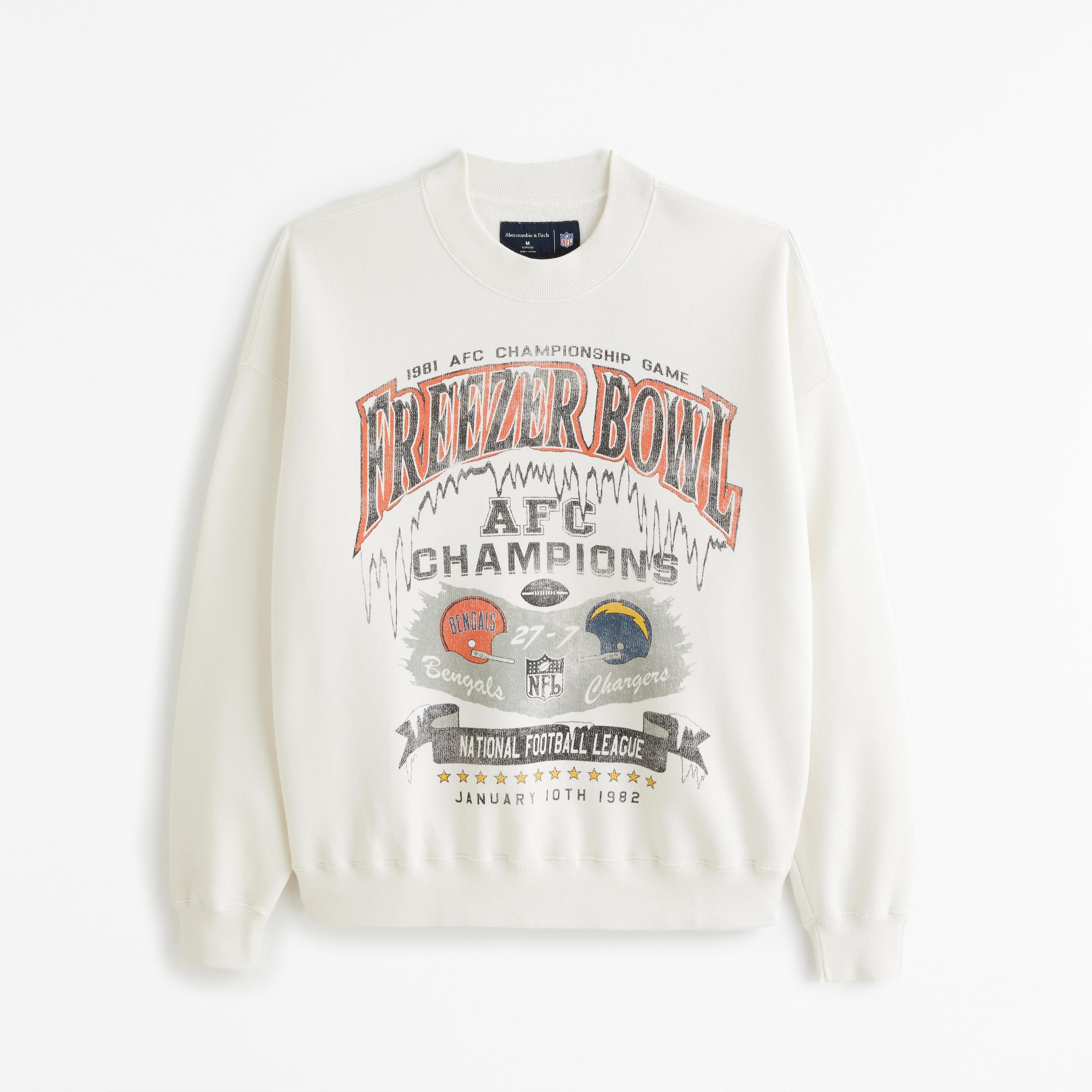 Tennessee Titans Graphic Crew Sweatshirt Product Image