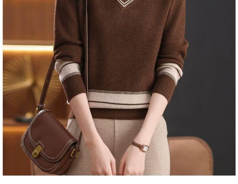 Long-Sleeve V-Neck Two Tone Knit Top Product Image