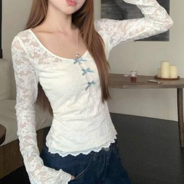 Long-Sleeve Scoop Neck Bow Accent Cutout Lace Slim Fit Crop Top Product Image