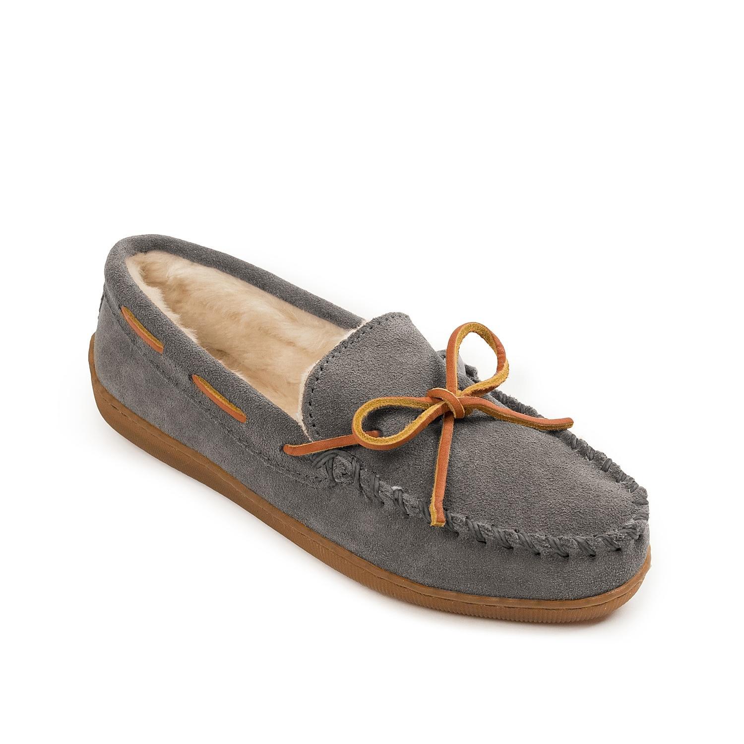 Minnetonka Driving Shoe Product Image