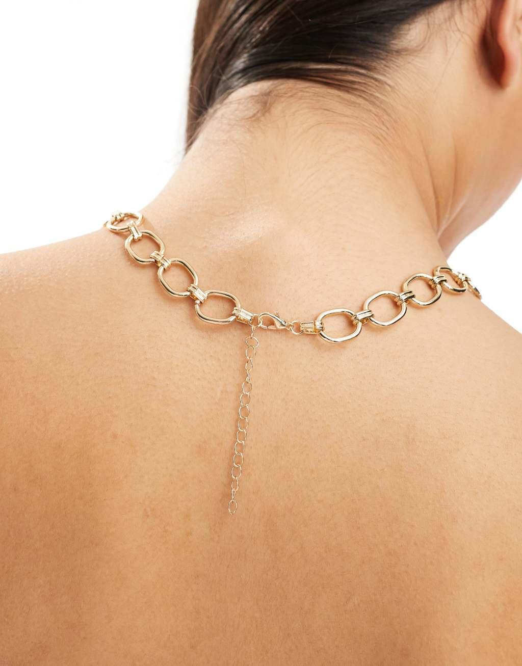 SVNX chunky circle chain necklace in gold Product Image