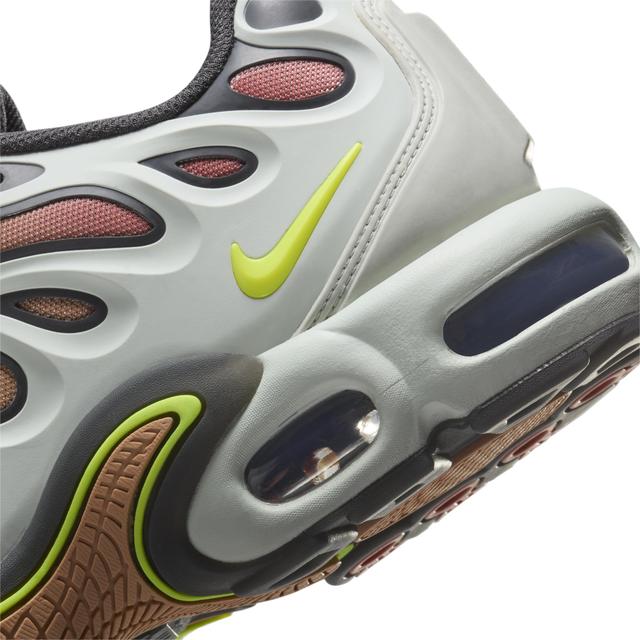 Nike Men's Air Max Plus Drift Shoes Product Image