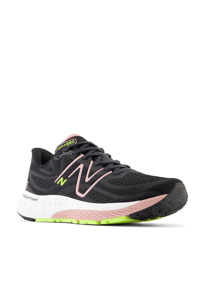 New Balance Women's Fresh Foam X 880v13 in Black Product Image