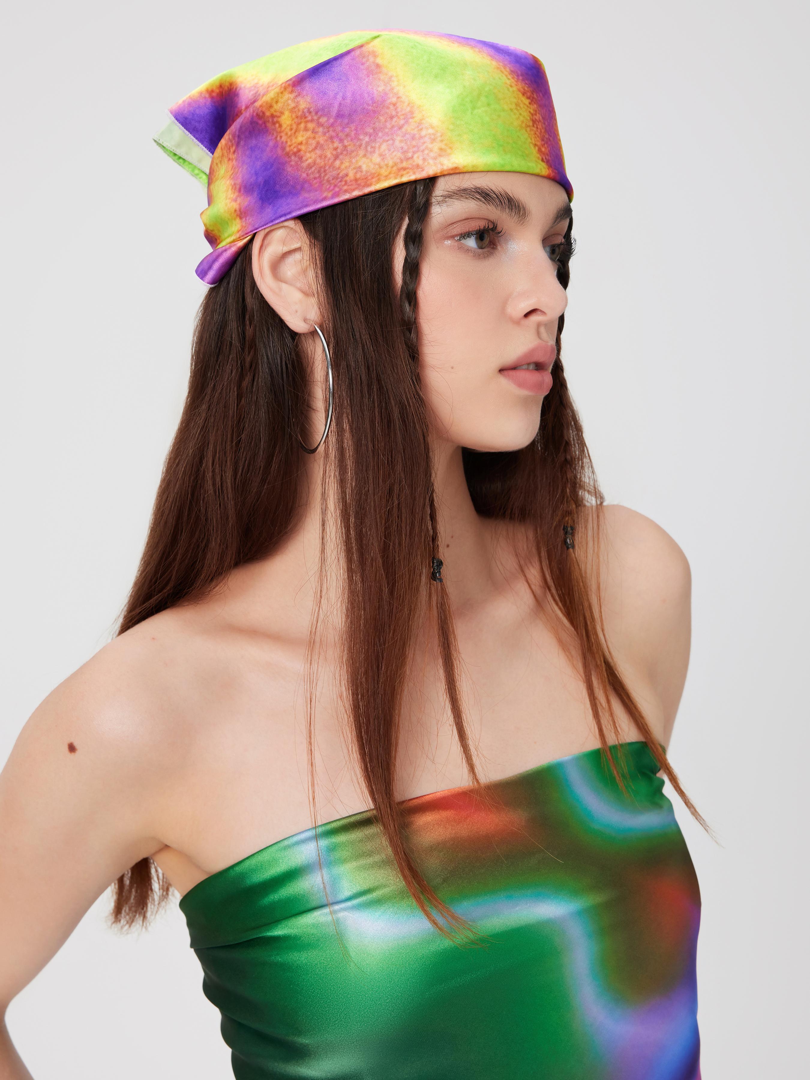 SATIN SQUARE HEADSCARF Product Image