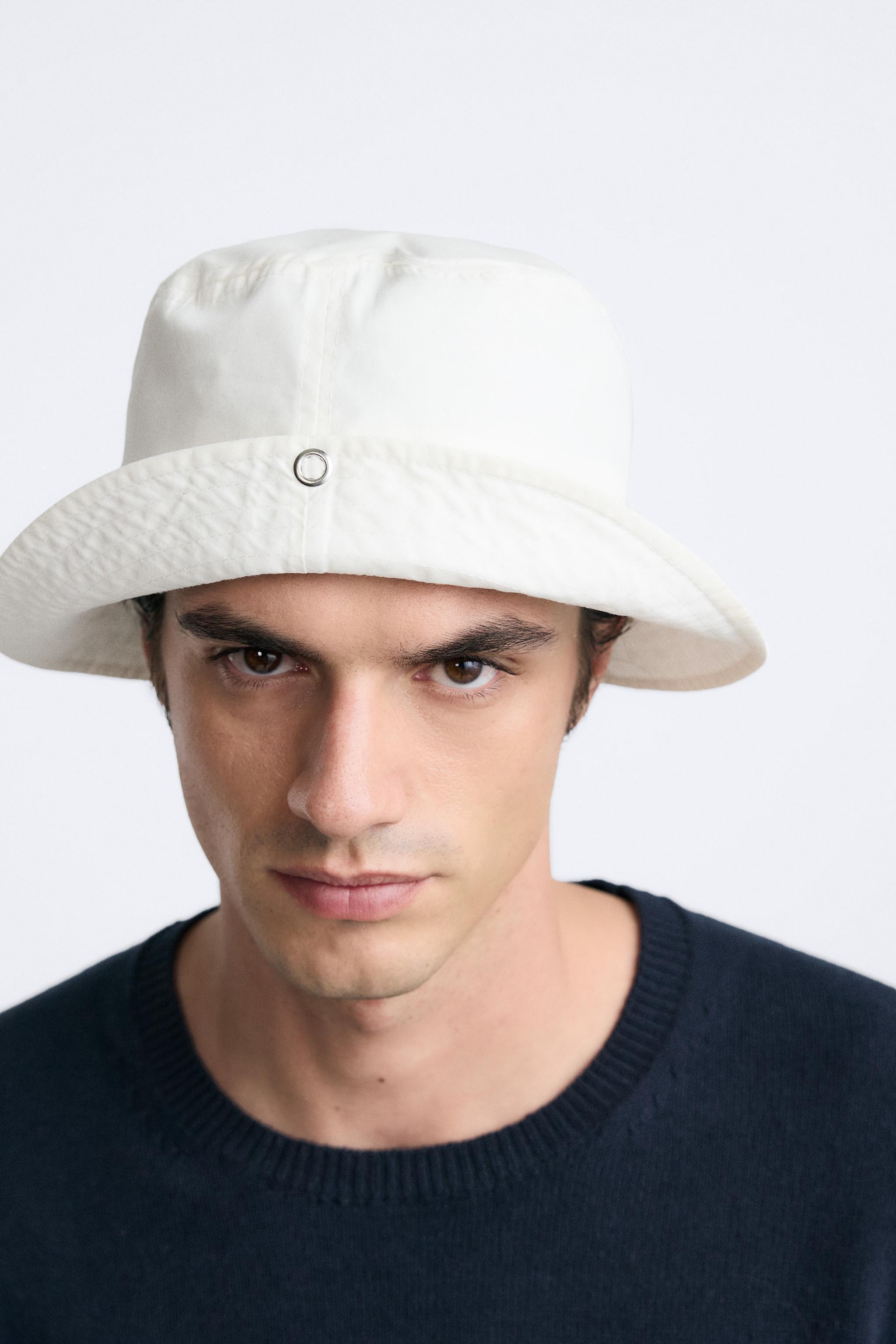 BUCKET HAT Product Image