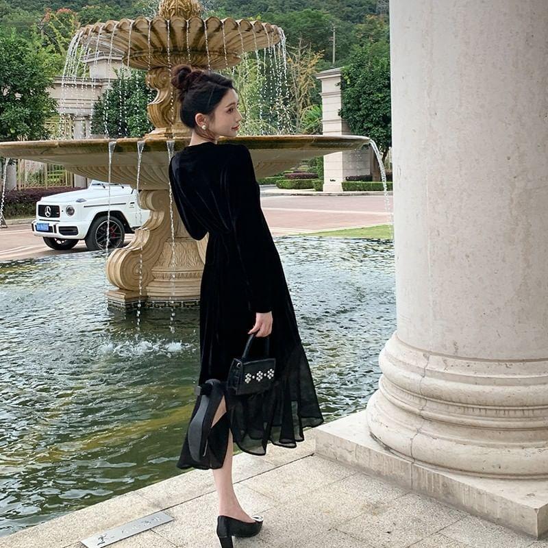 Long-Sleeve Crew Neck Plain Sheer Panel Velvet Midi Mermaid Dress Product Image