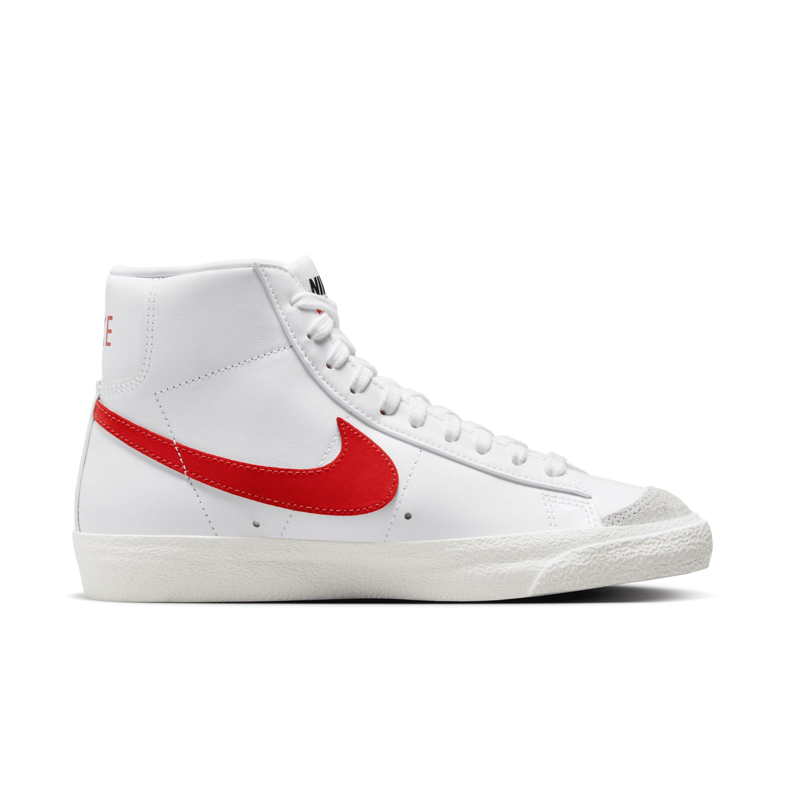 Nike Women's Blazer Mid '77 Shoes Product Image