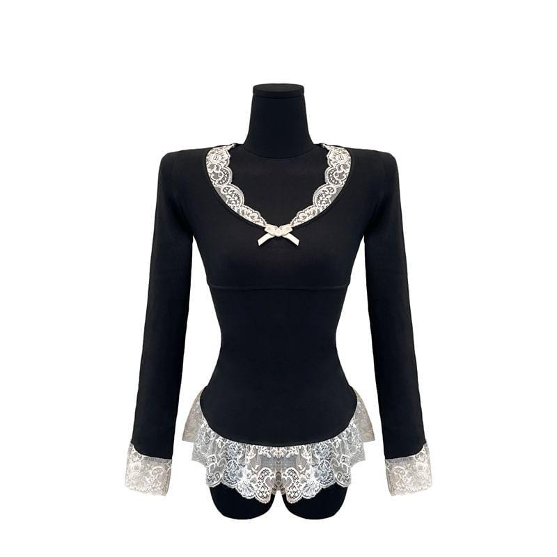 Plain Cable-Knit Cropped Cardigan / Long-Sleeve V-Neck Lace Trim T-Shirt Product Image