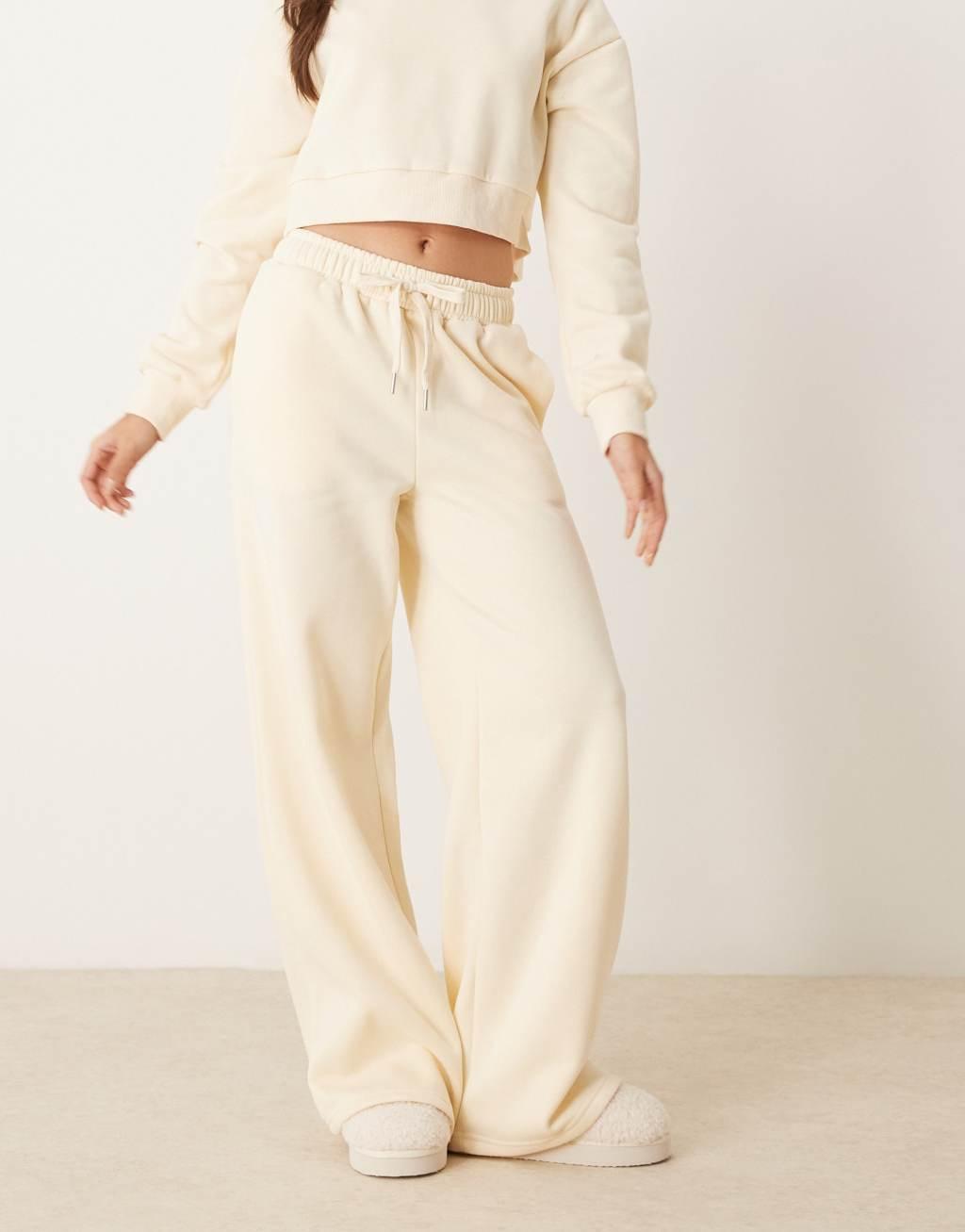 Urban Threads lounge sporty wide leg sweatpants in cream Product Image