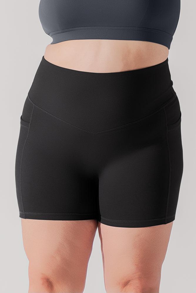 Supersculpt™ Midi Short with Pockets - Black Product Image