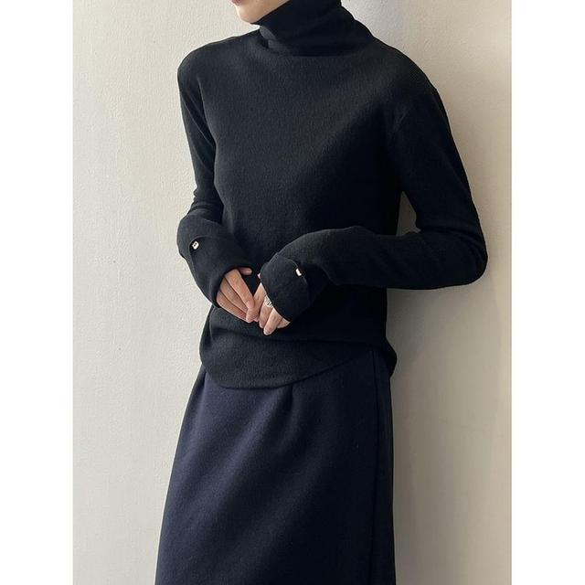 Long-Sleeve Turtleneck Knit Top Product Image