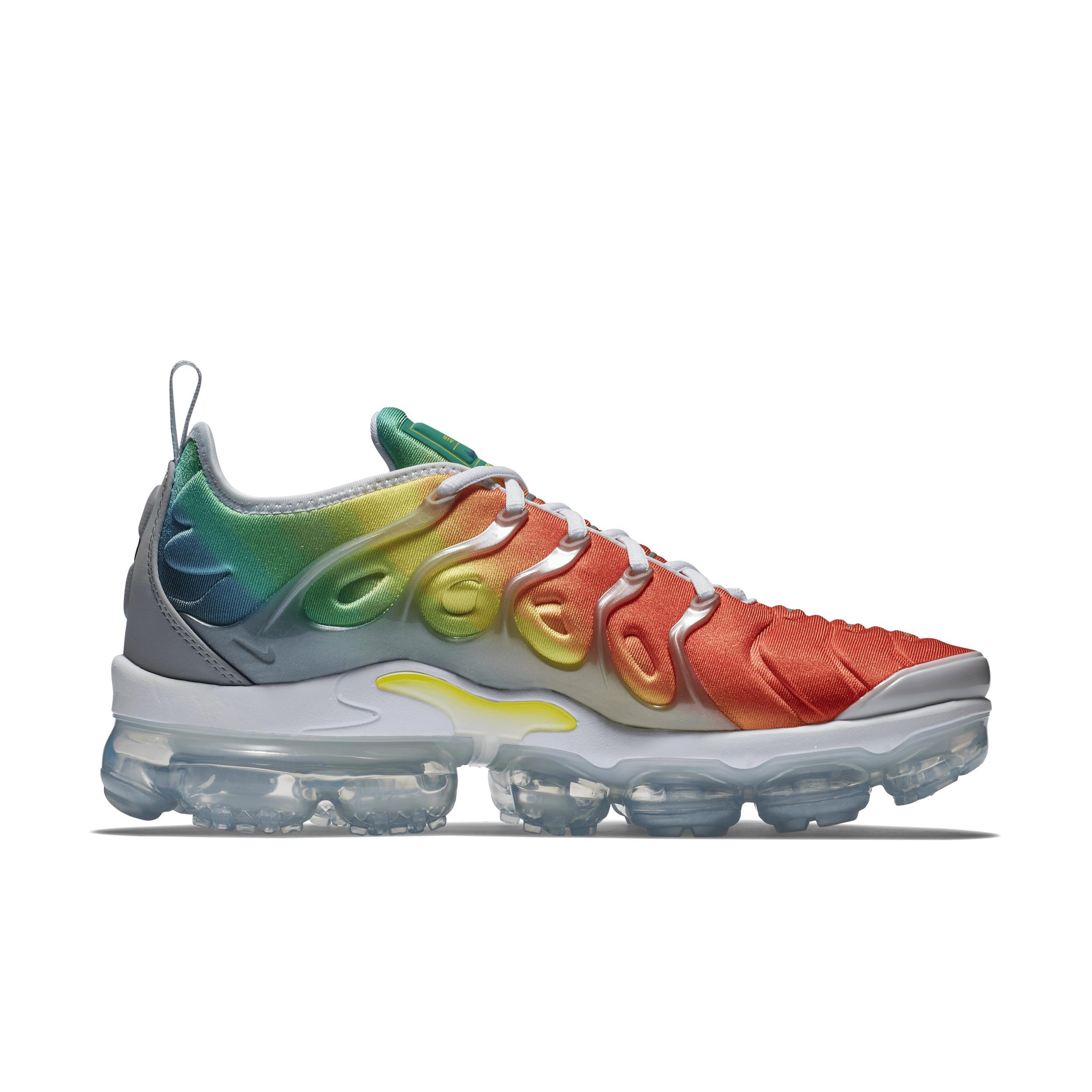 Nike Mens Air VaporMax Plus Shoes Product Image