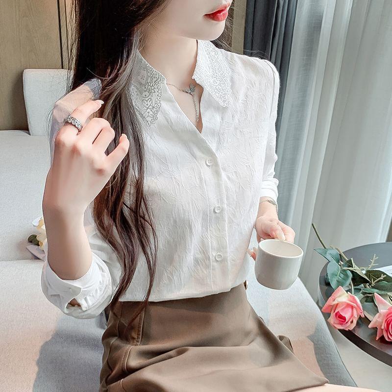 Long-Sleeve V-Neck Lace Collar Floral Jacquard Button-Up Blouse Product Image