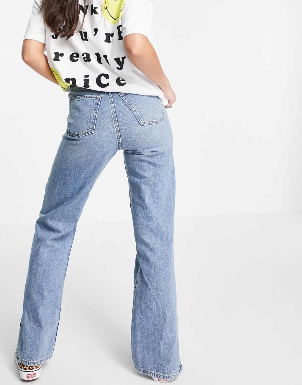 Topshop straight Kort jeans with split hems in mid blue Product Image