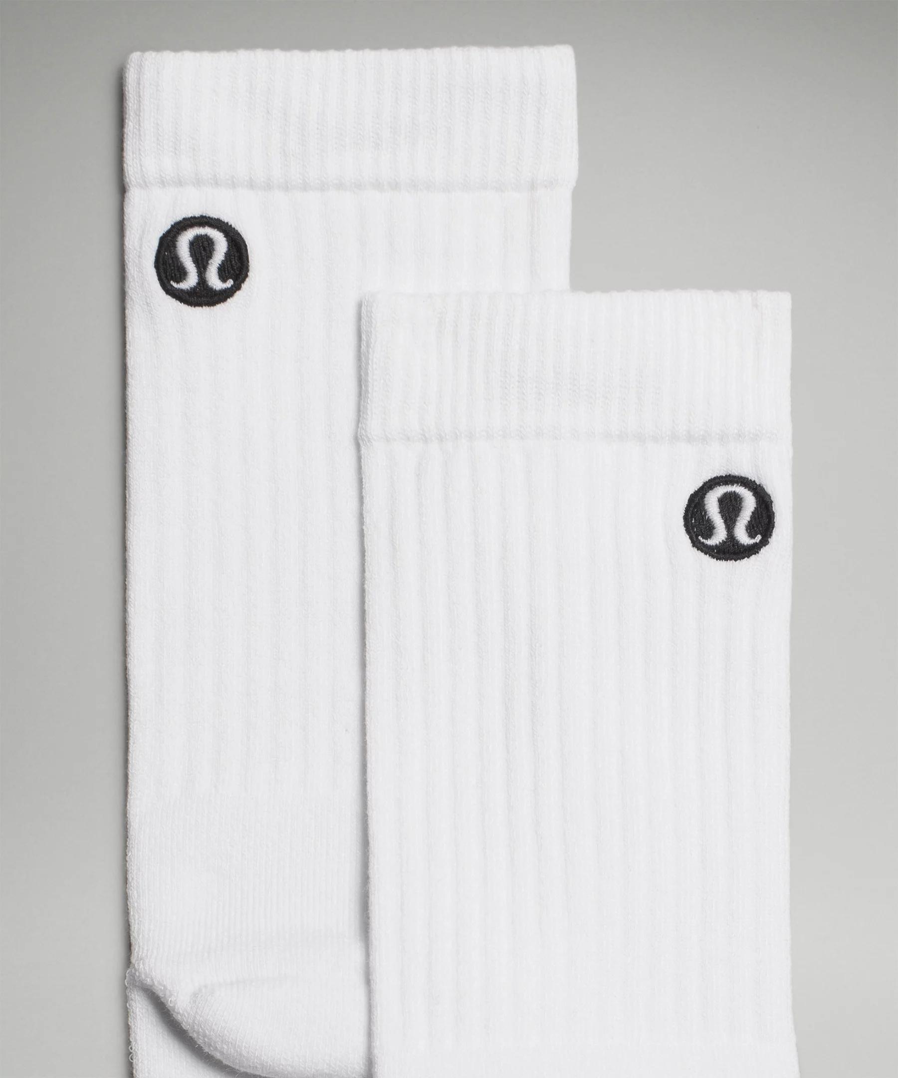 Women's Daily Stride Ribbed Comfort Crew Socks *3 Pack Product Image