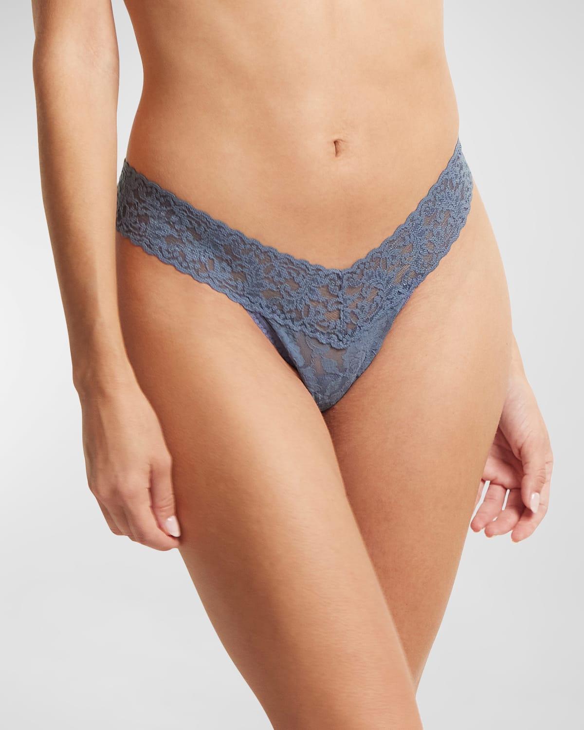 Signature Lace Low-Rise Thong Product Image