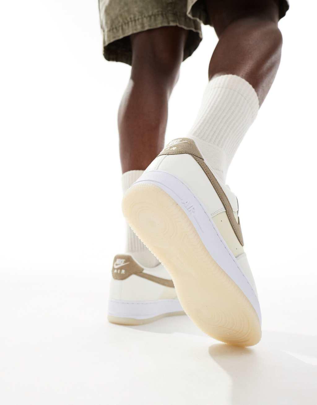 Nike Air Force 1 '07 sneakers in cream and khaki Product Image