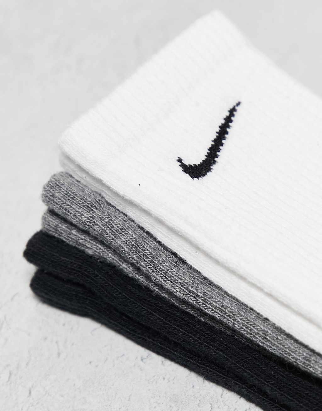 Nike Training Everyday Plus Cushioned 3 pack crew socks in white, gray and black Product Image