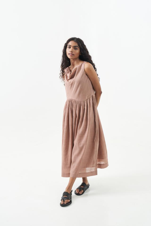 The Garnet Pink midi Dress Product Image