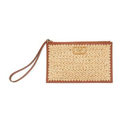 Medium Vlogo Signature Clutch In Beige Product Image