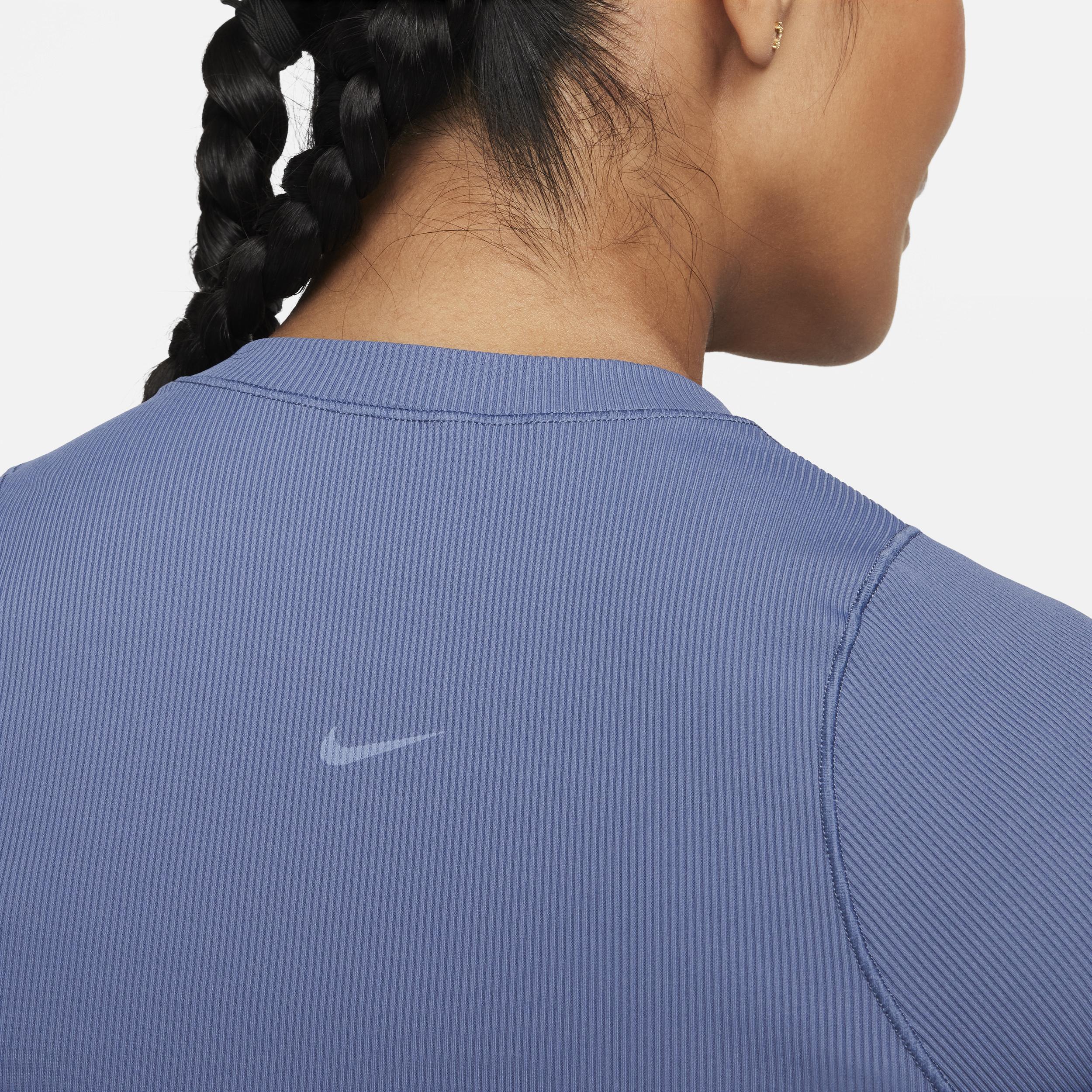 Nike Women's Zenvy Rib Dri-FIT Short-Sleeve Cropped Top Product Image