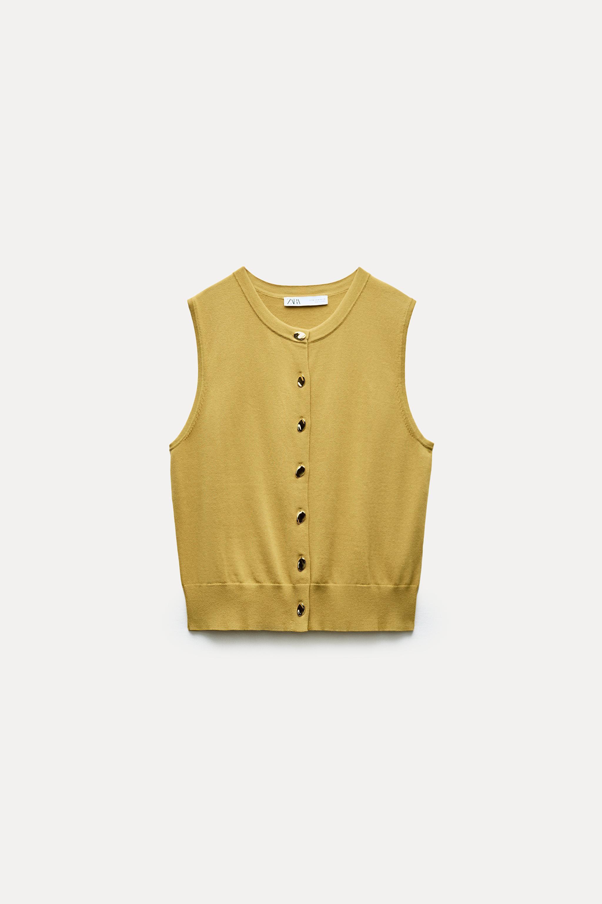 PLAIN KNIT TOP WITH GOLD BUTTONS Product Image