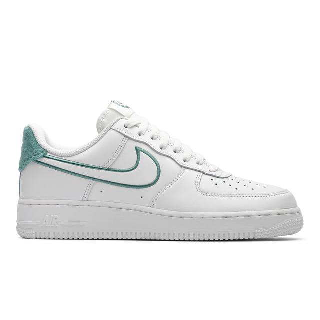 NIKE AIR FORCE 1 '07 LV8 Male Product Image