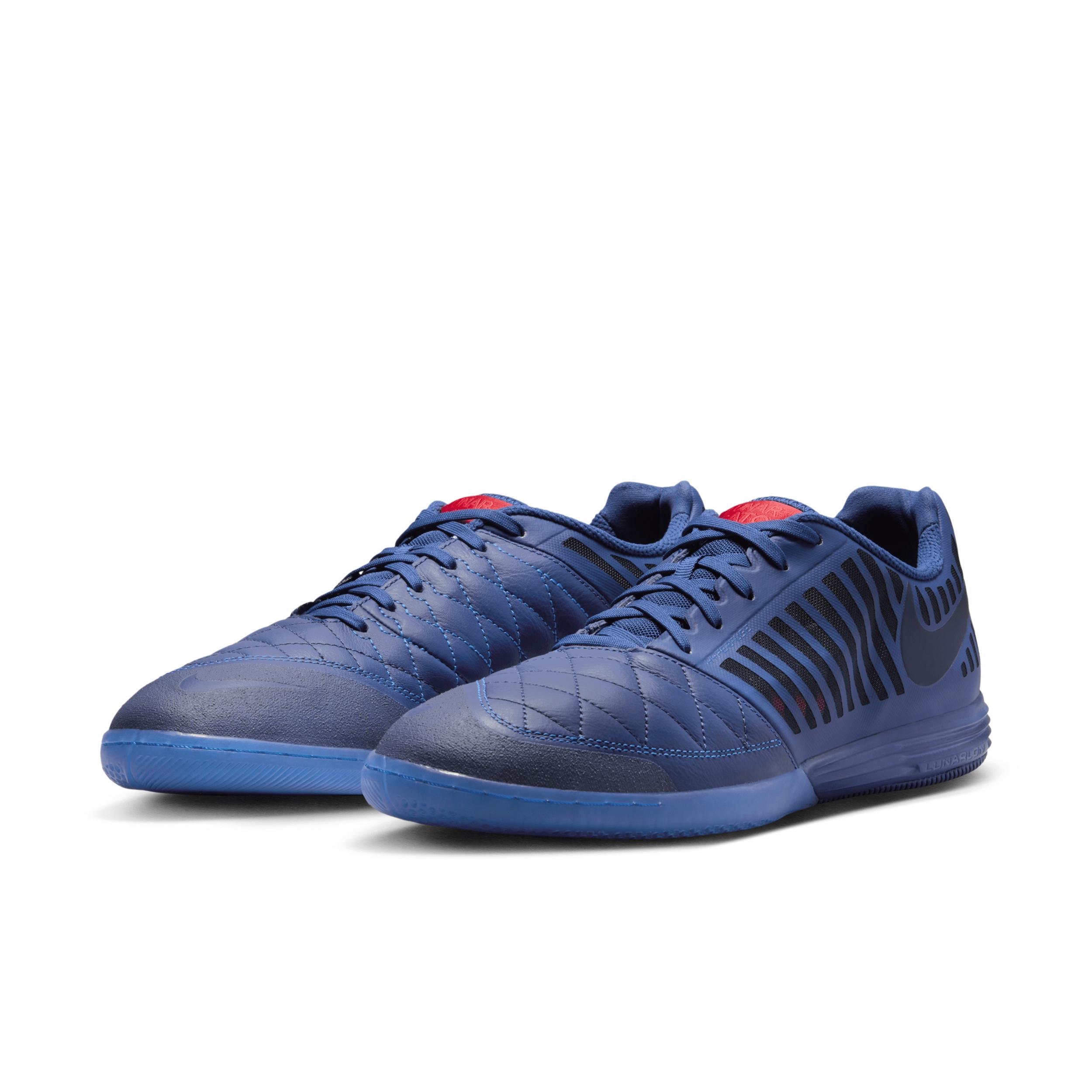 Nike Men's Lunargato II Indoor/Court Low-Top Soccer Shoes Product Image