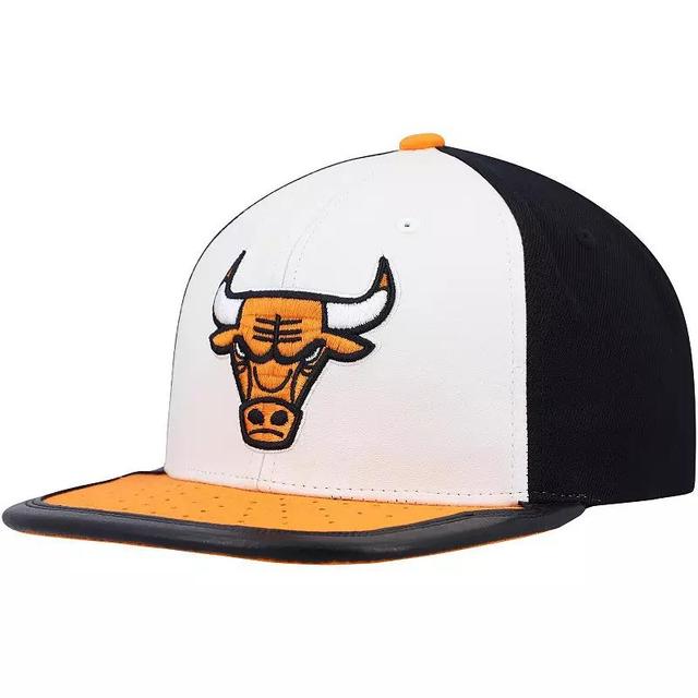 Mens Mitchell & Ness White and Orange Chicago Bulls Day One Snapback Hat - White Product Image