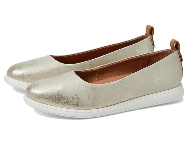 Gentle Souls by Kenneth Cole Bella (Ice Metallic Leather) Women's Flat Shoes Product Image