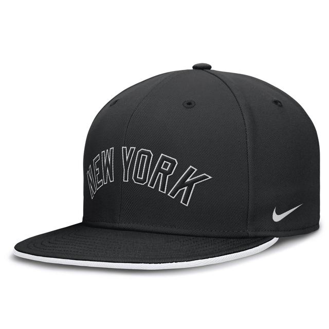New York Yankees Primetime True Nike Men's Dri-FIT MLB Fitted Hat Product Image