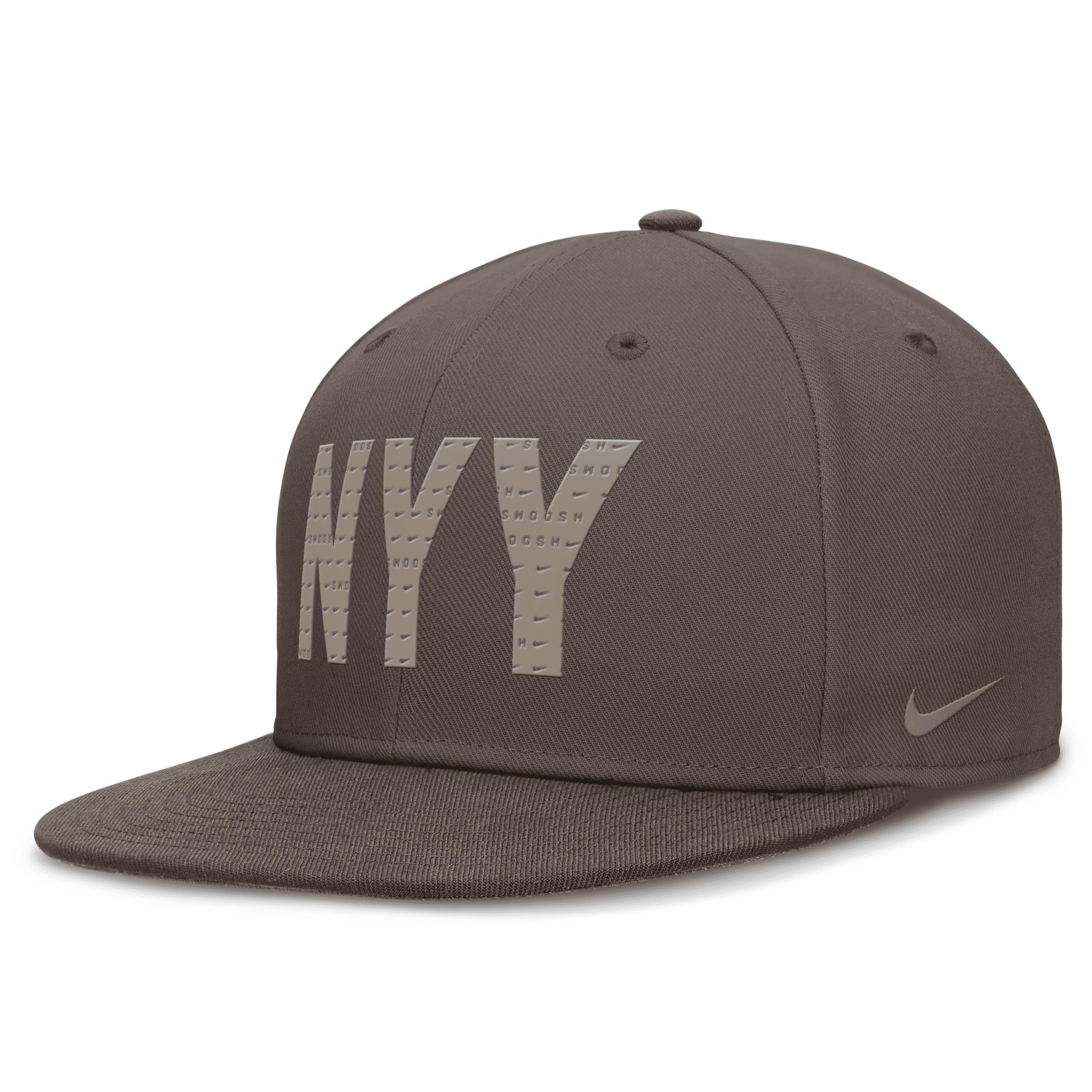 New York Yankees Statement True Nike Men's Dri-FIT MLB Fitted Hat Product Image