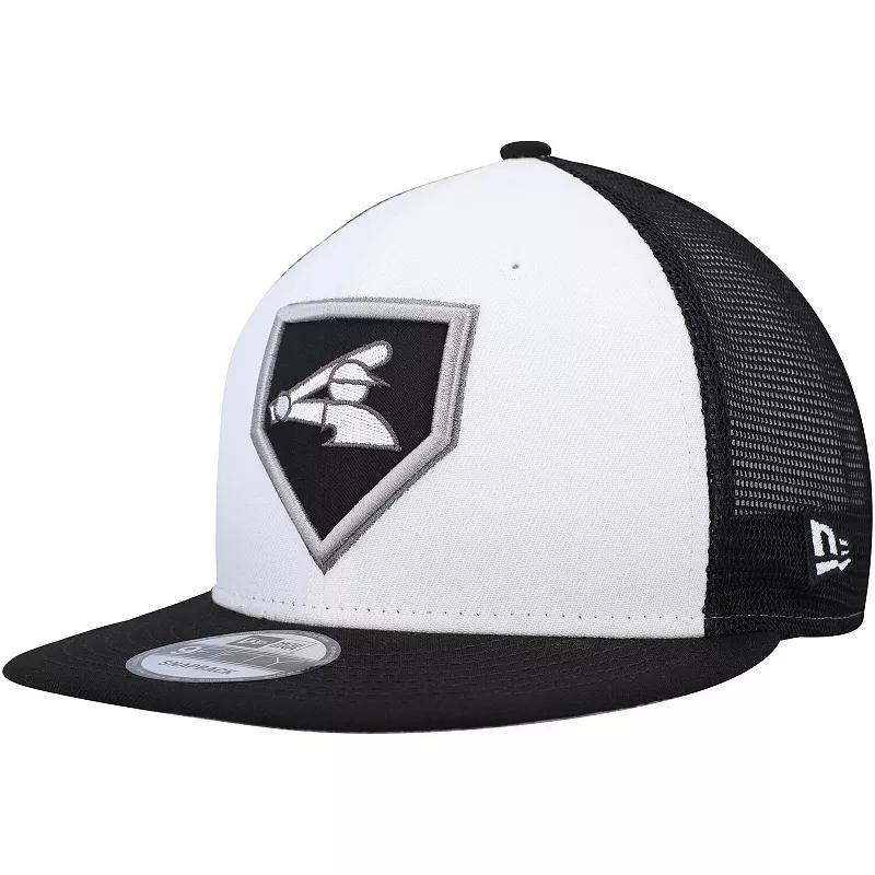 Mens New Era White/Black Chicago White Sox 2022 Clubhouse Trucker 9FIFTY Snapback Hat Product Image