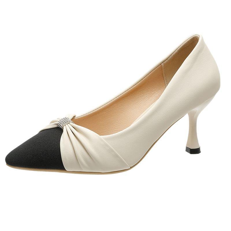 Kitten Heel Pointed Pumps Product Image