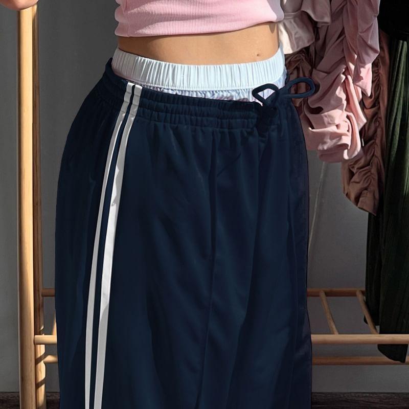 Low Waist Striped Loose-Fit Wide-Leg Sweatpants Product Image