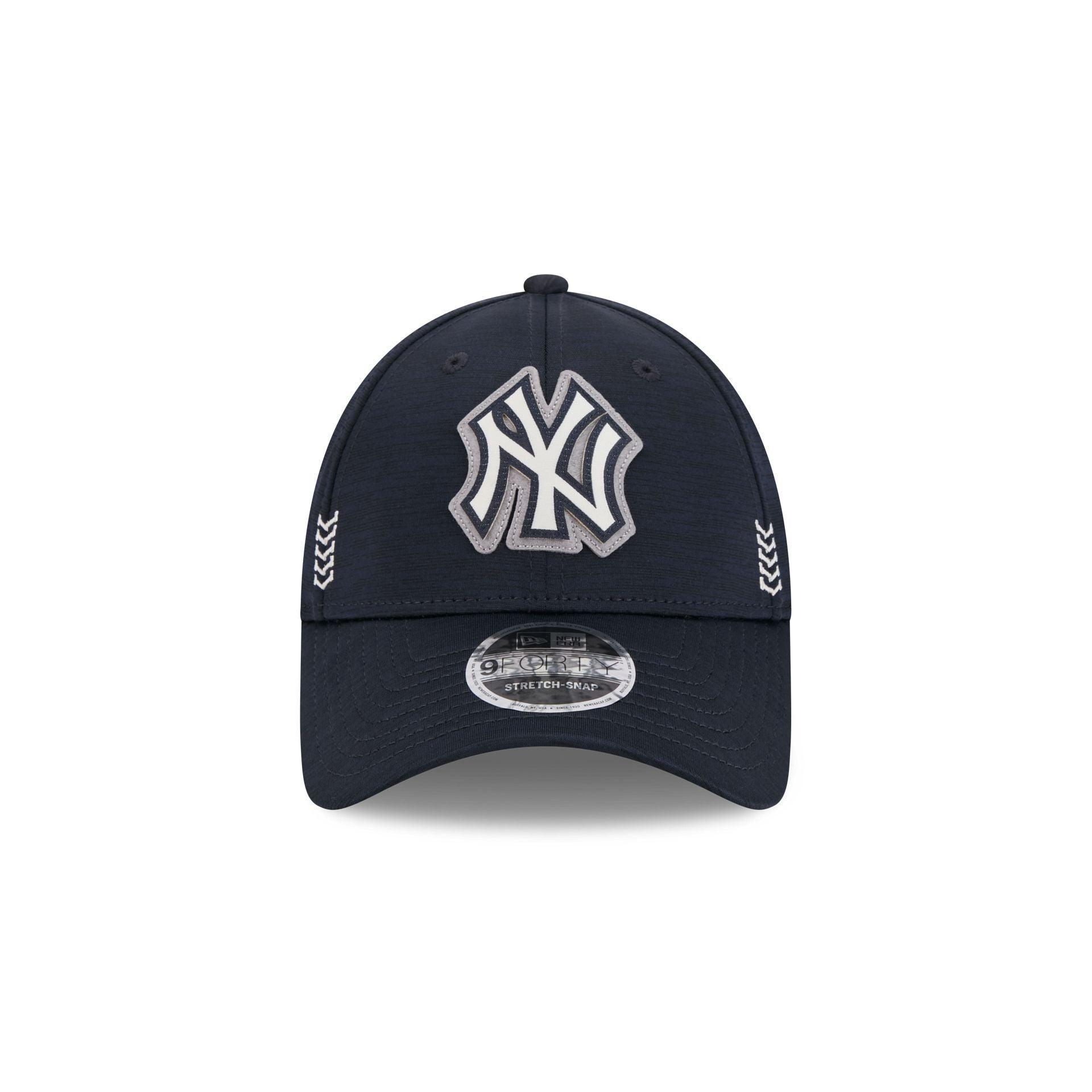 New York Yankees 2024 Clubhouse 9FORTY Stretch-Snap Hat Male Product Image