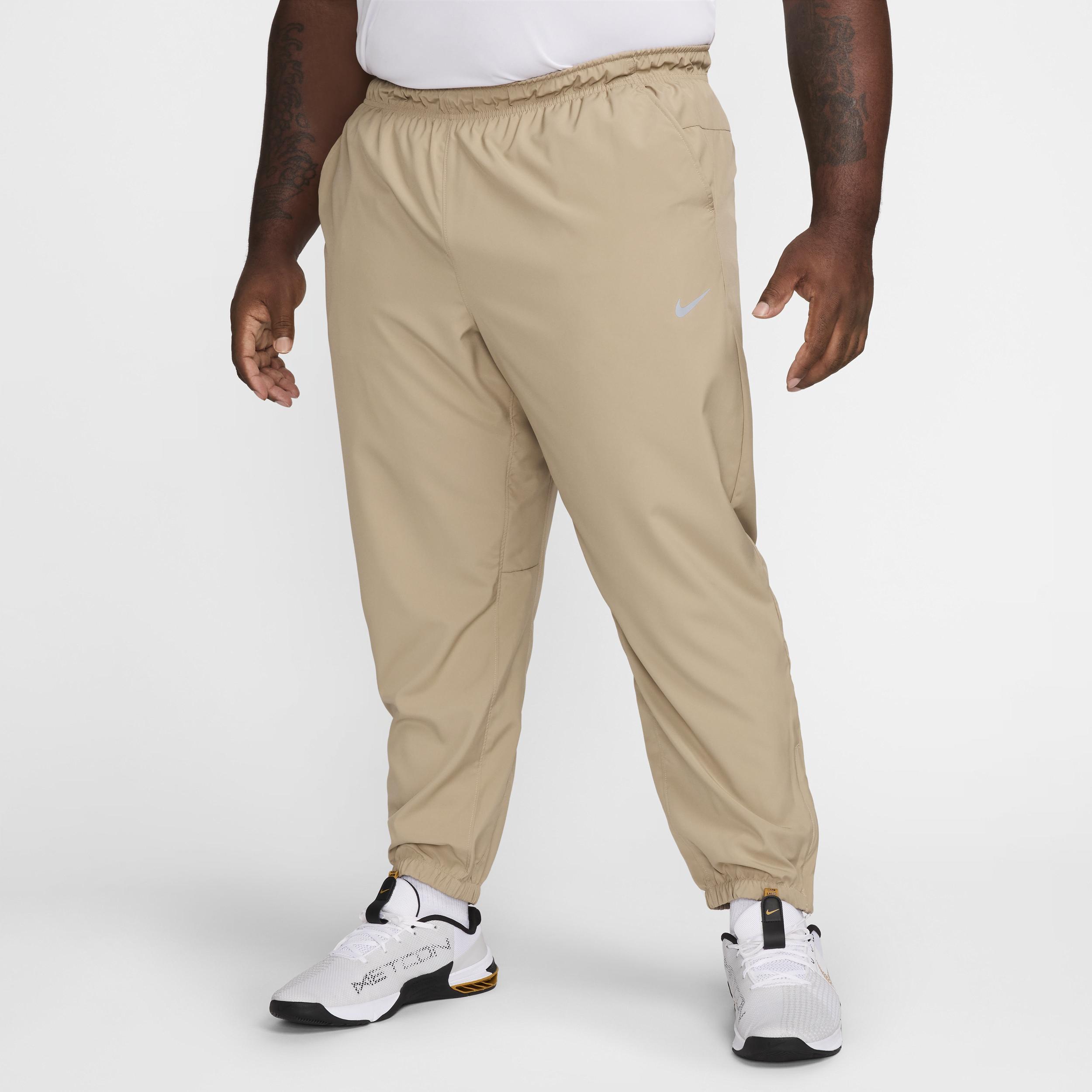 Nike Men's Form Dri-FIT Tapered Versatile Pants Product Image