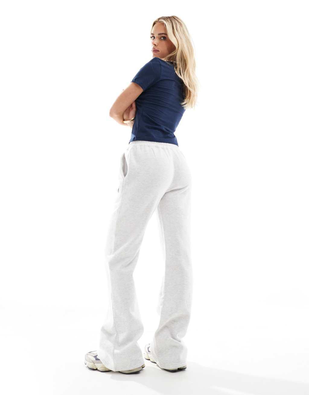 Kaiia Petite wide leg sweatpants in light gray Product Image