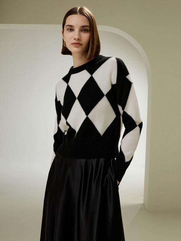 Round Neck Diamond Pattern Cashmere Sweater Product Image