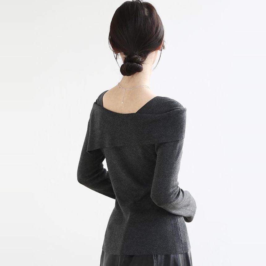 Long Sleeve Boat Neck Plain Knit Top Product Image