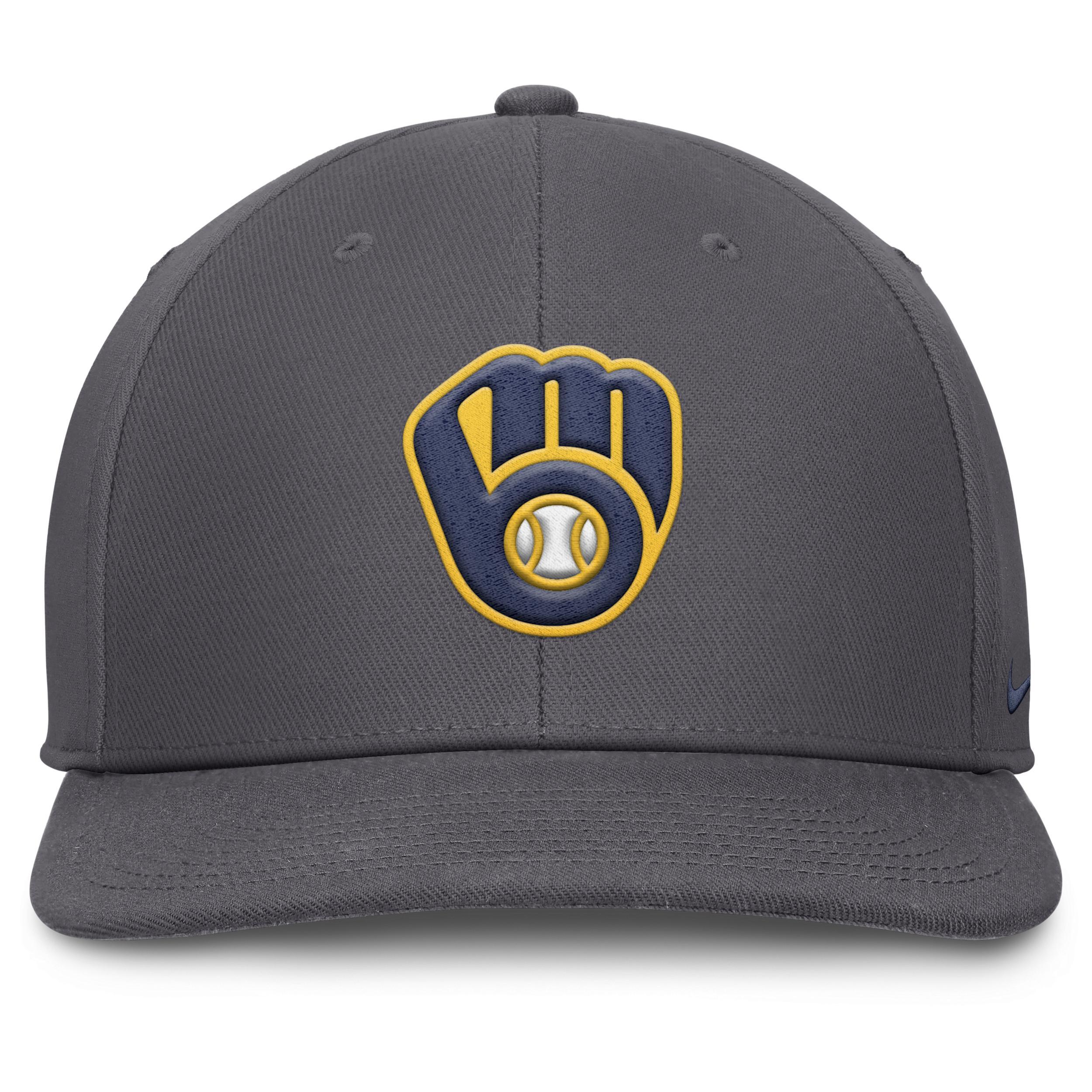 Milwaukee Brewers Pro Men's Nike Dri-FIT MLB Adjustable Hat Product Image