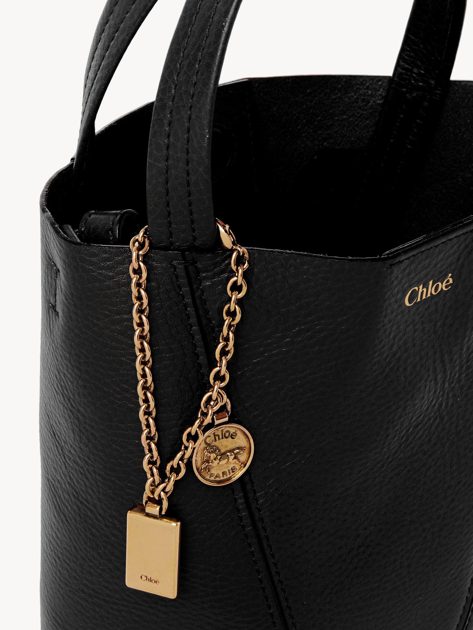 Small Chloé Spin tote bag in grained leather Product Image