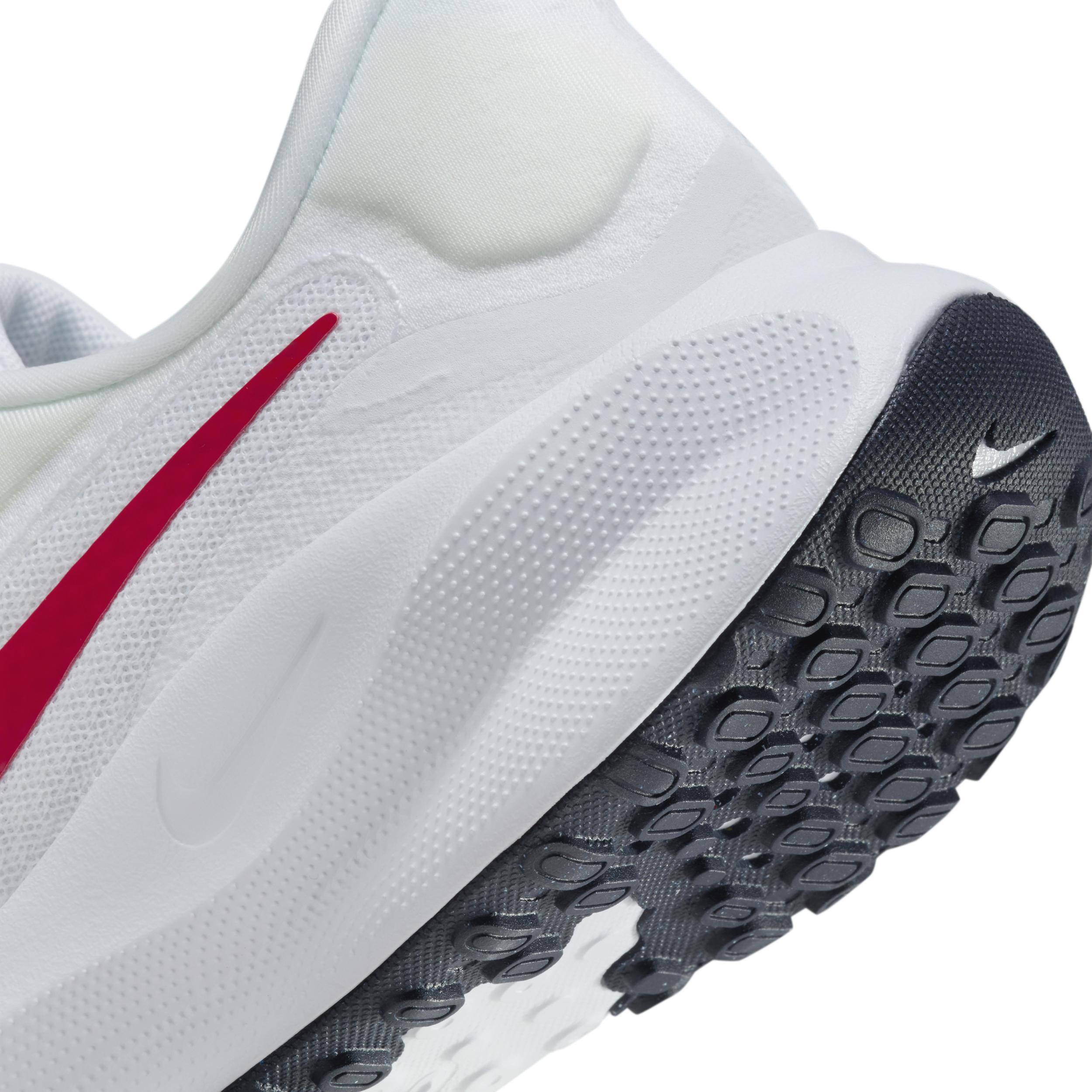 Nike Revolution 7 FlyEase Mens EasyOn Running Shoes White Product Image