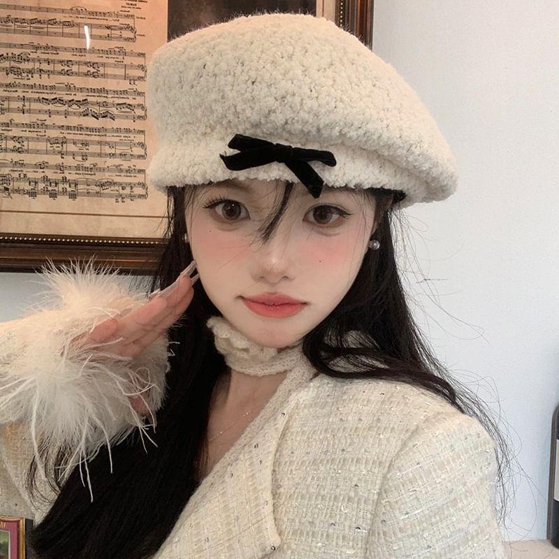 Fleece Ribbon Accent Beret Product Image